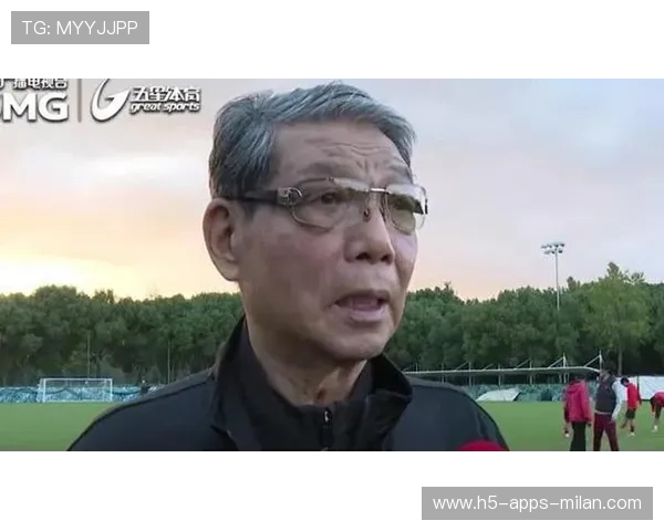 全运会收官徐根宝不言退:中国足球青训再启航 全运会收官徐根宝不言退:中国足球青训再启航