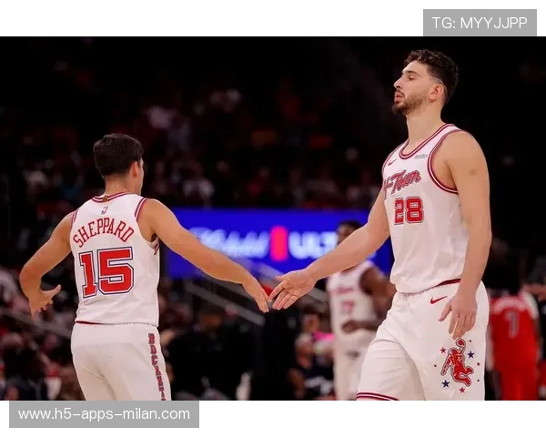 太阳边线转移战术调整，外围投篮机会显著增加