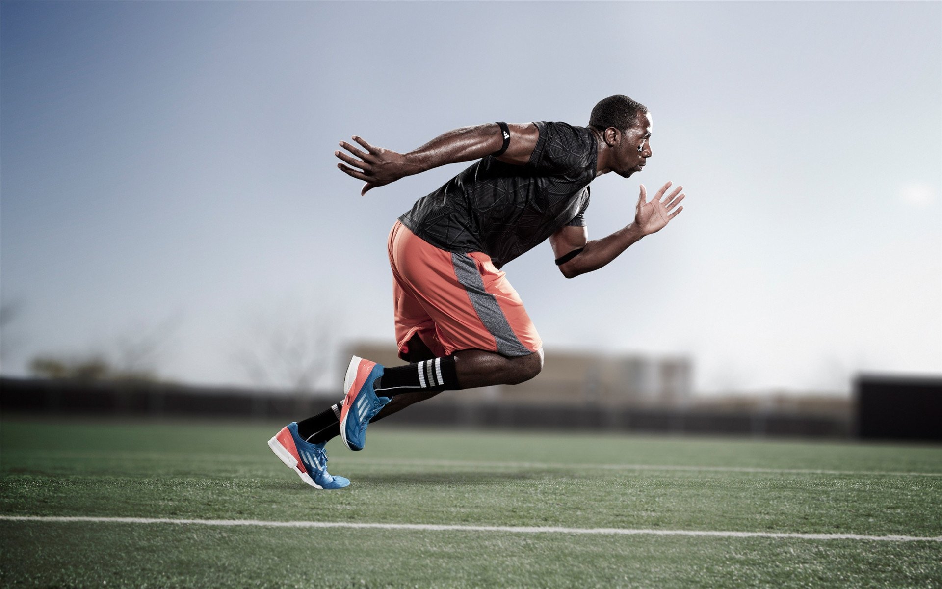 “三叉湖滚球赛：选手精准操控，赛场悬念不断”